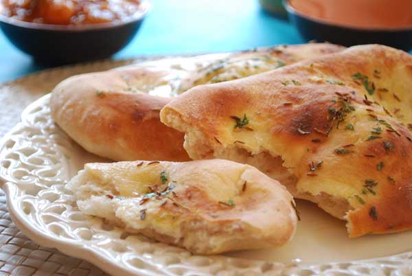 PAN PLANO CON LEVADURA DE CILANTRO Y QUESO